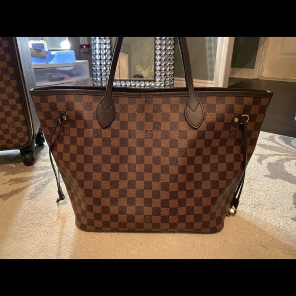 Louis Vuitton Damier Neverfull MM